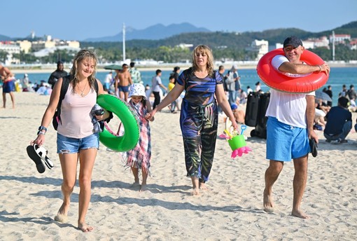 Cina, il turismo contribuisce per oltre un terzo al Pil di Hainan Cina, il turismo contribuisce per oltre un terzo al Pil di Hainan