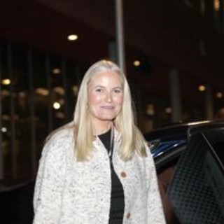 Norvegia, Mette-Marit è la nuova regina: la vita tra scandali e malattie Norvegia, Mette-Marit è la nuova regina: la vita tra scandali e malattie