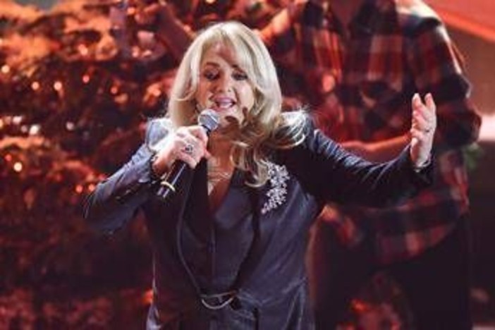 Intervento d'urgenza per Bonnie Tyler, ora la cantante è in coma farmacologico Intervento d'urgenza per Bonnie Tyler, ora la cantante è in coma farmacologico