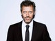Dottor House, giornalista critica e Hugh Laurie si infuria
