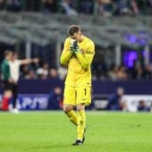Inter, papera contro il Bruges e critiche: furia dei tifosi contro Josep Martinez