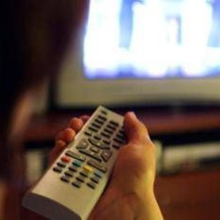 'Colpa dei sensi' al debutto vince gli ascolti, ma 'Tali e quali' lo tallona: i dati 'Colpa dei sensi' al debutto vince gli ascolti, ma 'Tali e quali' lo tallona: i dati