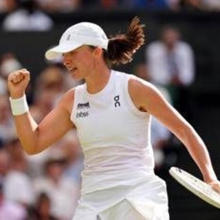 Wimbledon, Swiatek è la nuova 'Regina': dominata Anisimova con doppio 6-0 Wimbledon, Swiatek è la nuova 'Regina': dominata Anisimova con doppio 6-0