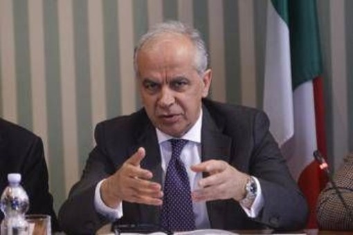 Piantedosi al lavoro, no comment e agenda immutata Piantedosi al lavoro, no comment e agenda immutata