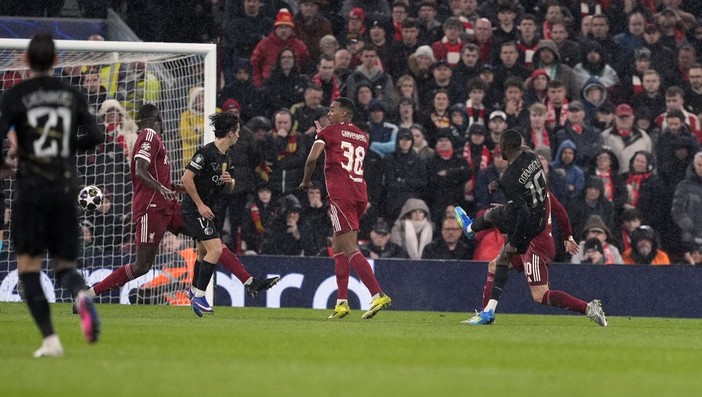 Doppietta Dembelé, il Psg vince 2-0 a Liverpool e va in semifinale