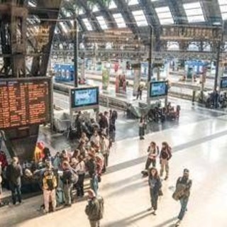 Sciopero treni 11 giugno, sospesa la protesta: lo stop dopo il tavolo al Mit Sciopero treni 11 giugno, sospesa la protesta: lo stop dopo il tavolo al Mit
