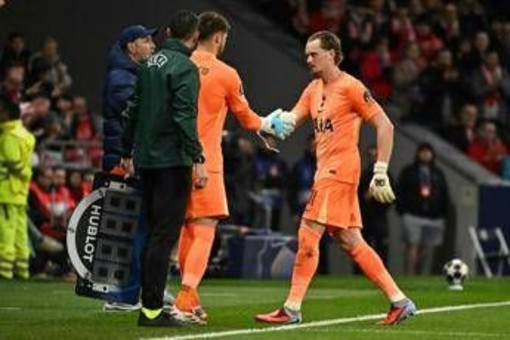 Disastro Tudor in Champions: lancia Kinsky in porta, poi papera e lo sostituisce con Vicario