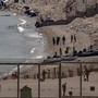 Migranti, Parlamento europeo condanna regolarizzazione Spagna: "Più protezione frontiere" Migranti, Parlamento europeo condanna regolarizzazione Spagna: "Più protezione frontiere"