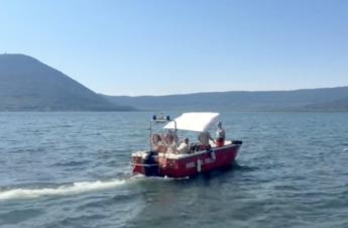 Marito Roccella scomparso, lago di Vico ancora al setaccio: in campo sub e robot Marito Roccella scomparso, lago di Vico ancora al setaccio: in campo sub e robot