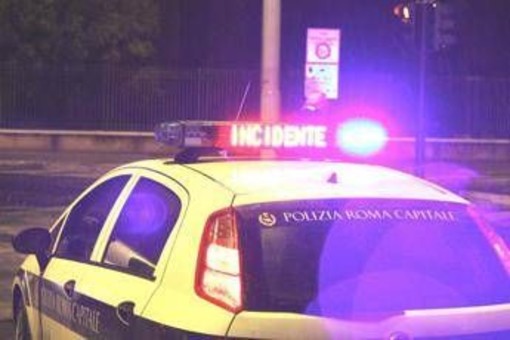 Roma, taxi investe pedone sul lungotevere: morto 50enne Roma, taxi investe pedone sul lungotevere: morto 50enne