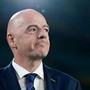 Mondiale ai privati, la Fifa chiede scusa per gli "errori commessi" ma rilancia il "pieno sostegno" a Infantino Mondiale ai privati, la Fifa chiede scusa per gli "errori commessi" ma rilancia il "pieno sostegno" a Infantino