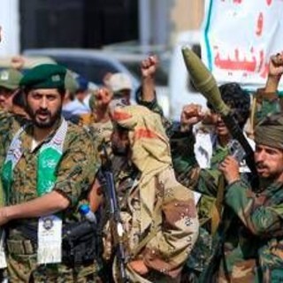 Yemen, ribelli Houthi avanzano sul Mar Rosso: cadono Dhubab e l’isola di Perim