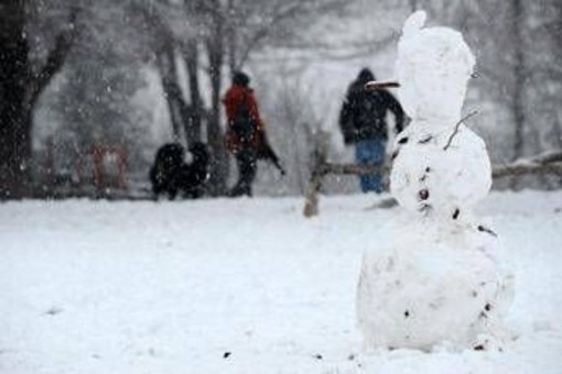 Meteo, neve in arrivo sull'Italia: a Natale passerà anche un ciclone Meteo, neve in arrivo sull'Italia: a Natale passerà anche un ciclone