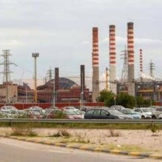 Incidente all'Ex Ilva di Taranto, operaio precipita da 10 metri e muore Incidente all'Ex Ilva di Taranto, operaio precipita da 10 metri e muore