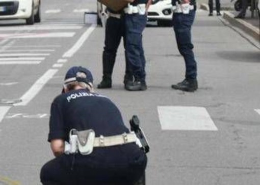 Auto pirata travolge due ragazzi a Guidonia: muore 23enne, ferito l'amico Auto pirata travolge due ragazzi a Guidonia: muore 23enne, ferito l'amico