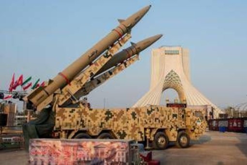 Iran, ecco l'arsenale di Teheran che può minacciare l'Europa: gittata e capacità dei missili Iran, ecco l'arsenale di Teheran che può minacciare l'Europa: gittata e capacità dei missili
