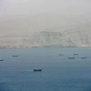 Iran ribadisce: "Libero transito a Hormuz per soli 60 giorni". Svelato piano con Oman per pedaggio nello Stretto