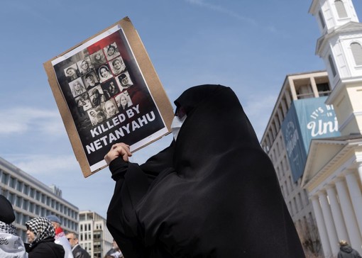 Iran, Pasdaran “Daremo la caccia a Netanyahu e lo uccideremo” Iran, Pasdaran “Daremo la caccia a Netanyahu e lo uccideremo”