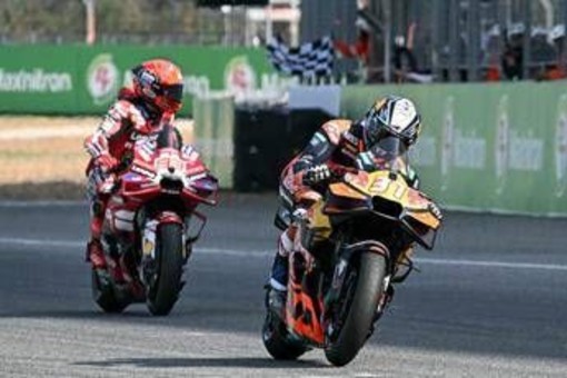 MotoGp, in Thailandia trionfa Acosta: vince gara Sprint davanti a Marc Marquez MotoGp, in Thailandia trionfa Acosta: vince gara Sprint davanti a Marc Marquez