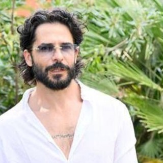 Farouk Kassam, Marco Bocci nel ruolo del padre nella serie Rai sul rapimento Farouk Kassam, Marco Bocci nel ruolo del padre nella serie Rai sul rapimento