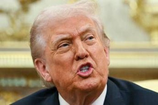 Trump contro la Spagna dopo il 'no' sull'Iran: "Governo Sanchez terribile, stop accordi commerciali" Trump contro la Spagna dopo il 'no' sull'Iran: "Governo Sanchez terribile, stop accordi commerciali"