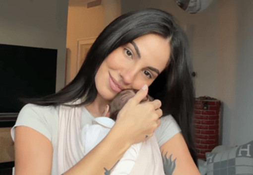 Giulia De Lellis, l'allattamento post gravidanza: "Sono stata sfigata"