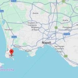 Terremoto Campi Flegrei, trema anche a Napoli: paura, scuole chiuse e verifiche in corso