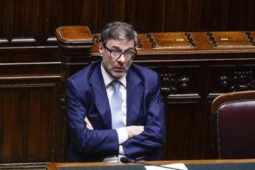 Lavoro, Giorgetti: "Senior e giovani lavorino insieme, governo attento"