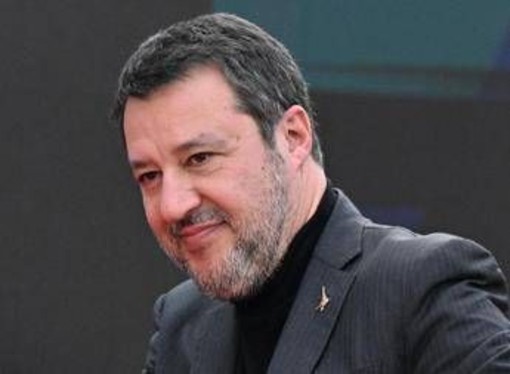 Festa del papà, Salvini fa gli auguri e posta la foto di Nathan della famiglia del bosco
