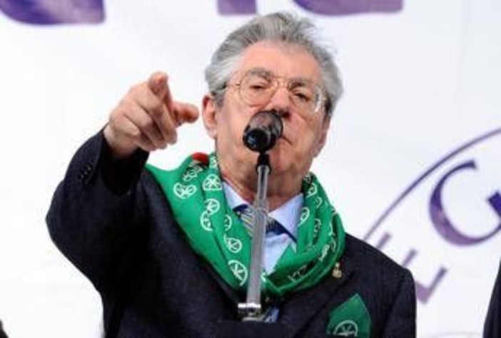 Camera, giovedì la presentazione del libro su Bossi con Fontana, Salvini e Giorgetti Camera, giovedì la presentazione del libro su Bossi con Fontana, Salvini e Giorgetti