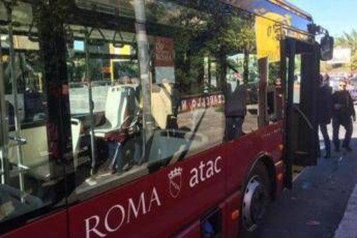 Sciopero generale oggi, da Milano a Roma: treni e trasporto locale, chi si ferma e fasce garanzia