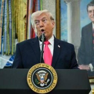 Trump: "Iran ha mandato un regalo, vuole accordo". Teheran smentisce negoziati