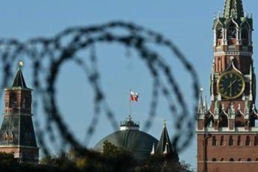 Ucraina, Putin sente Stubb e Store. Fonti Palazzo Chigi: "Vuoto di rappresentanza, Ue non vada in ordine sparso"