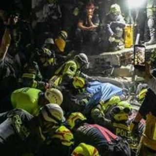 Terremoto in Colombia, donna di 32 anni estratta viva dalle macerie di un albergo tre giorni dopo il sisma: "C'è speranza"