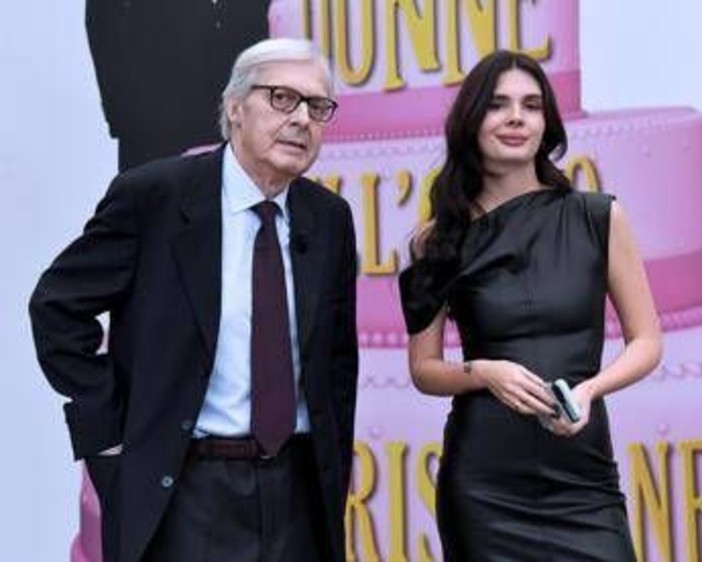 Caso Sgarbi, la figlia Evelina torna oggi a Verissimo: gli ultimi sviluppi Caso Sgarbi, la figlia Evelina torna oggi a Verissimo: gli ultimi sviluppi