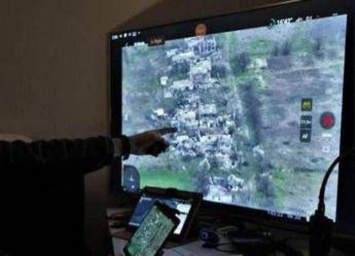 Ucraina-Russia, centinaia di droni di Kiev su Mosca: almeno 1 morto Ucraina-Russia, centinaia di droni di Kiev su Mosca: almeno 1 morto