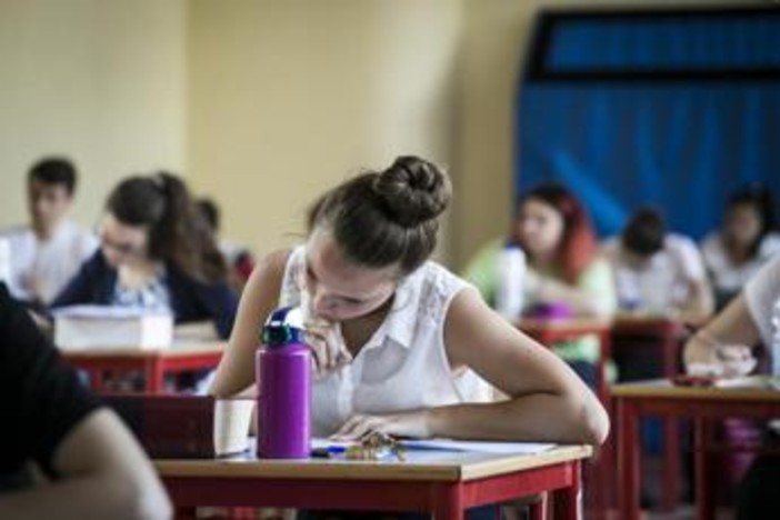 Caldo estremo e aule roventi, l'appello dei medici dell'ambiente: "Rinviare l'apertura delle scuole al Sud" Caldo estremo e aule roventi, l'appello dei medici dell'ambiente: "Rinviare l'apertura delle scuole al Sud"