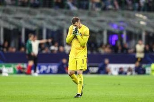 Inter, papera contro il Bruges e critiche: furia dei tifosi contro Josep Martinez Inter, papera contro il Bruges e critiche: furia dei tifosi contro Josep Martinez