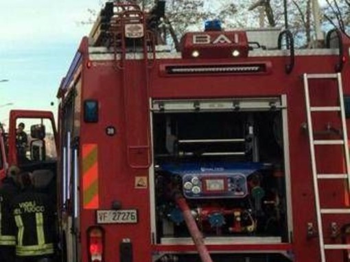 Montelibretti, esplosione al Comune durante la manutenzione dei condizionatori: due feriti Montelibretti, esplosione al Comune durante la manutenzione dei condizionatori: due feriti