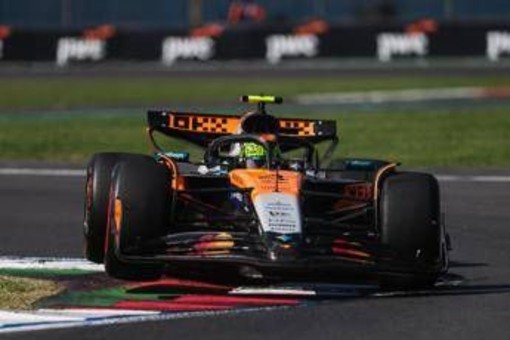 Gp Abu Dhabi, Norris rischia grosso: il sorpasso è 'sospetto'