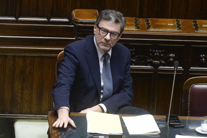 Giorgetti alle banche “Fare sistema per vincere le sfide del Paese”