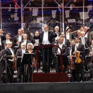Riccardo Chailly torna sabato sul podio della Scala dopo il malore