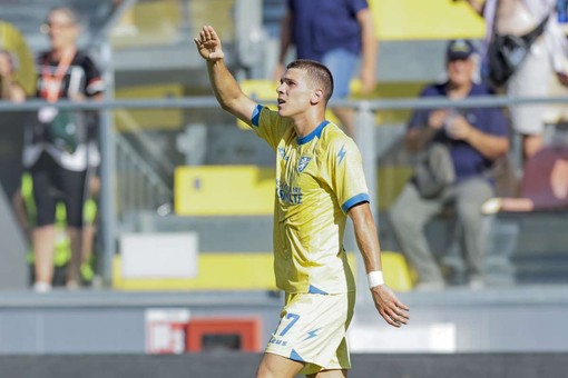 Doppietta di Raimondo e sigillo di Kvernadze, Frosinone batte Venezia 3-2 Doppietta di Raimondo e sigillo di Kvernadze, Frosinone batte Venezia 3-2
