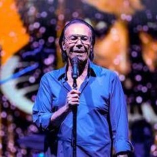 Venditti operato a Roma, il cantautore rassicura: "Sto bene e pronto per nuovi concerti" Venditti operato a Roma, il cantautore rassicura: "Sto bene e pronto per nuovi concerti"