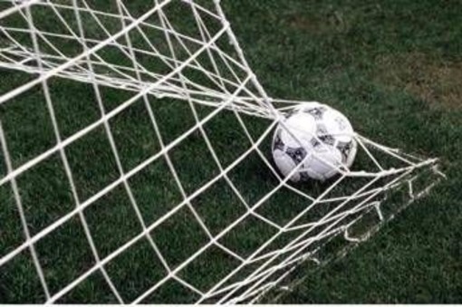 Ex calciatore guarisce dal cancro e fonda una squadra: "È una seconda possibilità" Ex calciatore guarisce dal cancro e fonda una squadra: "È una seconda possibilità"