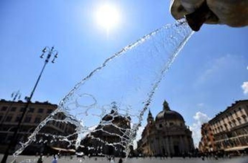 Allerta caldo, oggi Roma e altre cinque città da bollino arancione Allerta caldo, oggi Roma e altre cinque città da bollino arancione