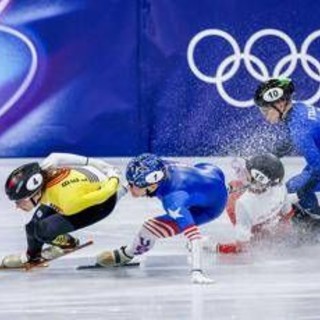 Milano Cortina, incidente durante gara Fontana: Sellier tagliata da lama sul volto. Cos'è successo