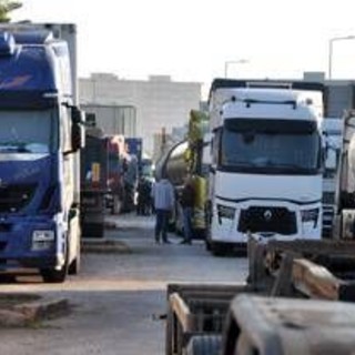 Protesta Tir, il Garante chiede la precettazione: "Pericolo grave per i cittadini"