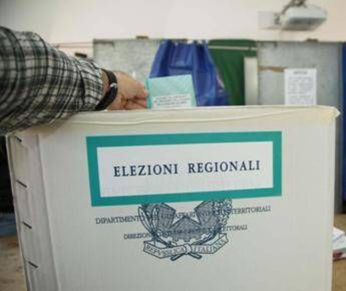 Elezioni Calabria, urne aperte oggi fino alle 23: al voto 1 milione e 900 mila elettori Elezioni Calabria, urne aperte oggi fino alle 23: al voto 1 milione e 900 mila elettori