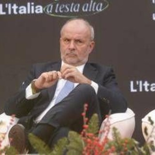 Intervento chirurgico d'urgenza nel weekend per il ministro della Salute Schillaci: "Risolverò in pochi giorni"